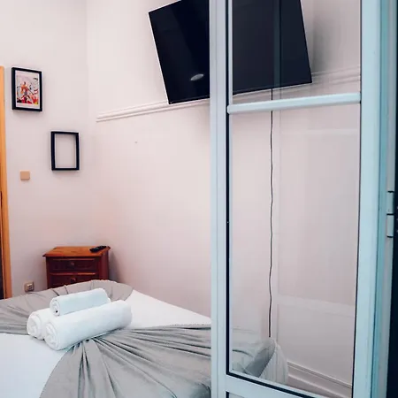 Guest house Alameda *